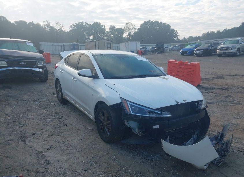 2019 Hyundai Elantra SEL (VIN 5NPD84LF0KH468415) main photo