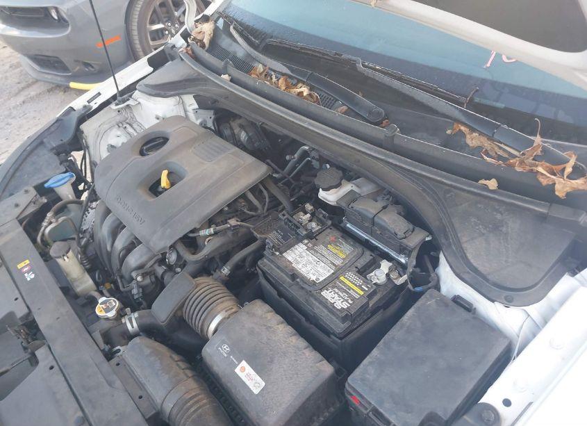 Photo 10 of 2019 Hyundai Elantra SEL (VIN 5NPD84LF0KH468415)