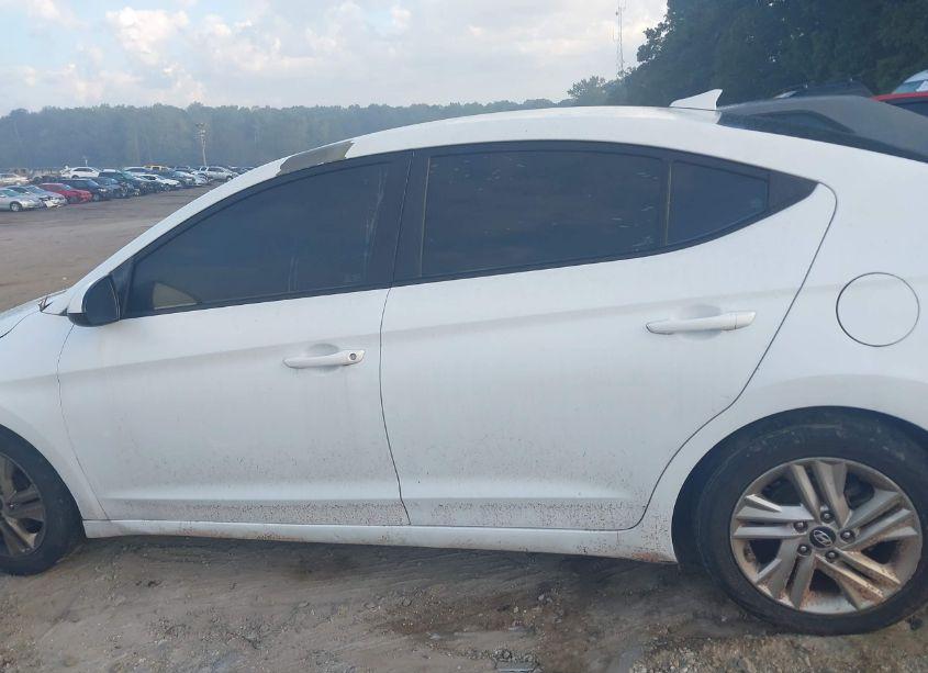 Photo 14 of 2019 Hyundai Elantra SEL (VIN 5NPD84LF0KH468415)