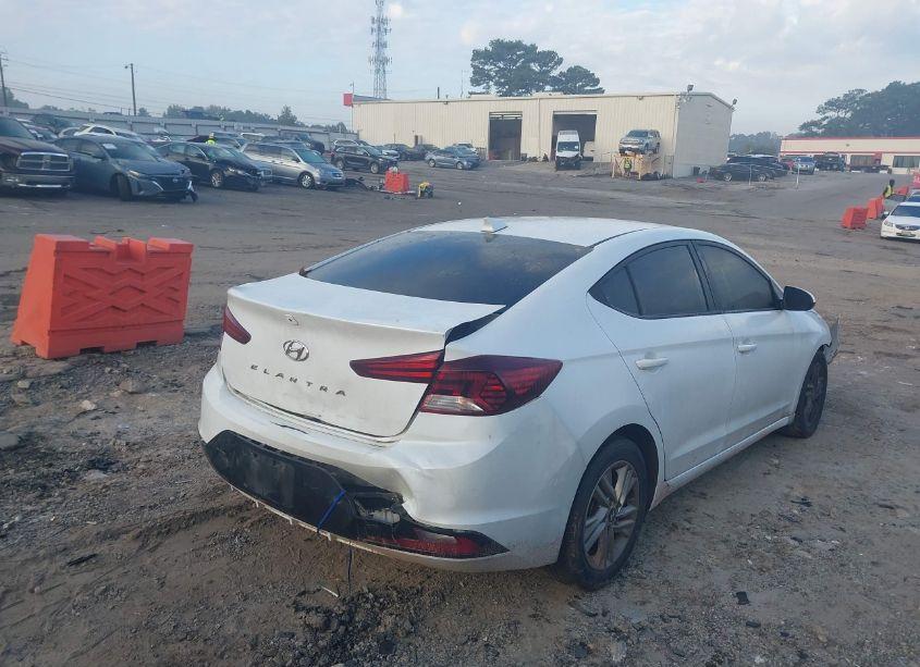 Photo 4 of 2019 Hyundai Elantra SEL (VIN 5NPD84LF0KH468415)