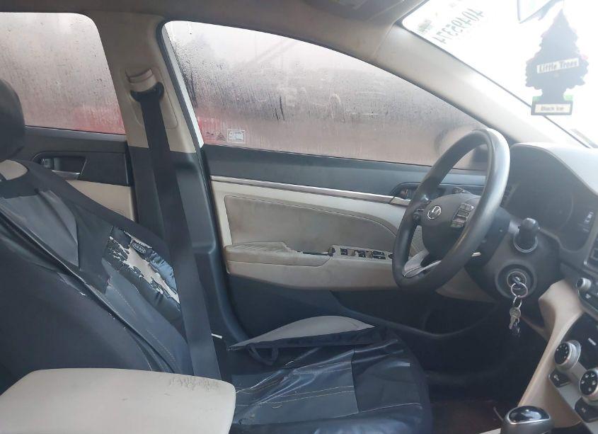 Photo 5 of 2019 Hyundai Elantra SEL (VIN 5NPD84LF0KH468415)