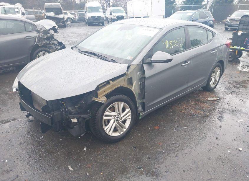 Photo 2 of 2019 Hyundai Elantra SEL (VIN 5NPD84LF0KH475901)