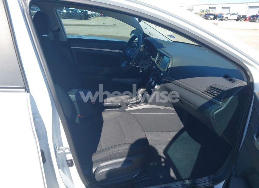 Photo 5 of 2019 Hyundai Elantra SEL (VIN 5NPD84LF0KH478880)