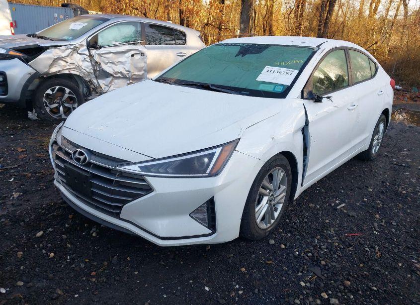 Photo 2 of 2020 Hyundai Elantra SEL (VIN 5NPD84LF0LH592525)