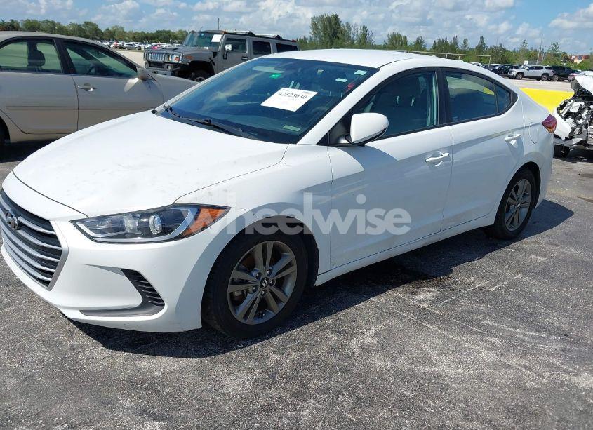 Photo 2 of 2017 Hyundai Elantra SE (VIN 5NPD84LF1HH007748)