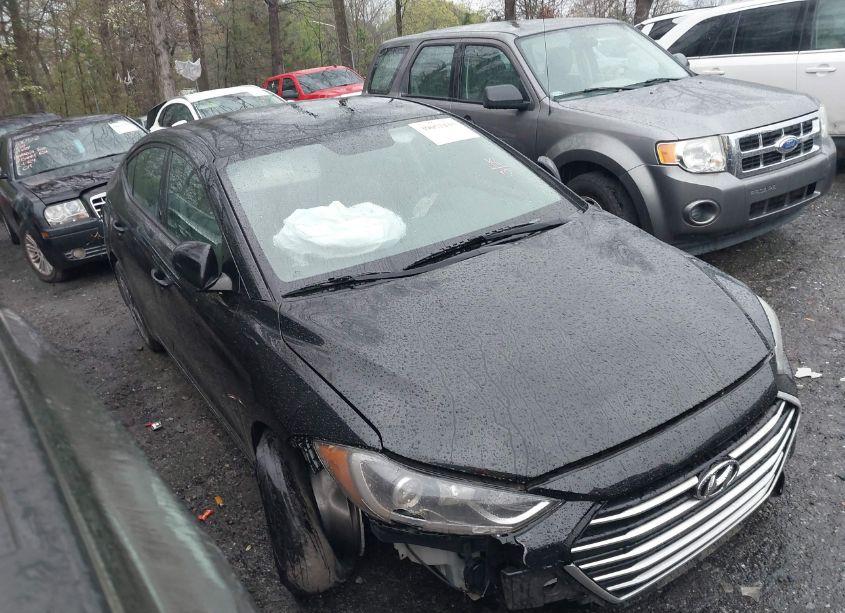 2017 Hyundai Elantra SE (VIN 5NPD84LF1HH038739) main photo