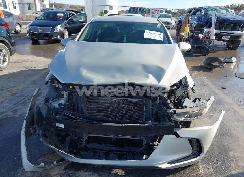 Photo 13 of 2017 Hyundai Elantra SE (VIN 5NPD84LF1HH058991)
