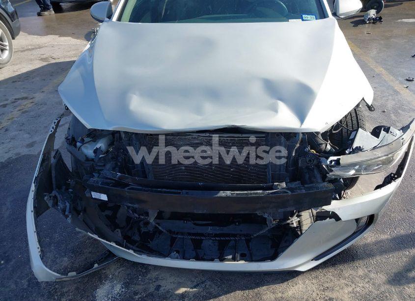 Photo 6 of 2017 Hyundai Elantra SE (VIN 5NPD84LF1HH058991)