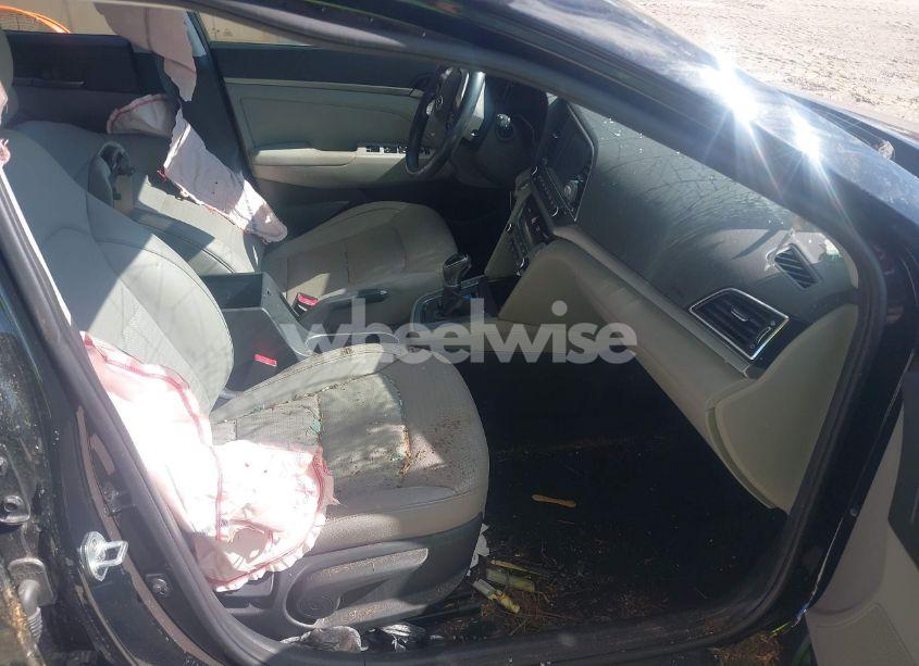 Photo 5 of 2017 Hyundai Elantra LIMITED (VIN 5NPD84LF1HH062877)