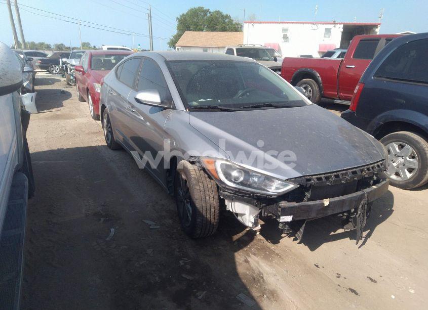 2017 Hyundai Elantra SE (VIN 5NPD84LF1HH067268) main photo