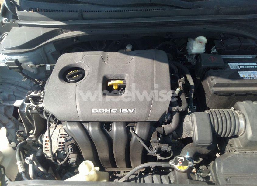 Photo 10 of 2017 Hyundai Elantra SE (VIN 5NPD84LF1HH067268)