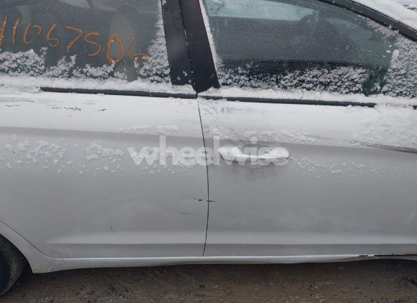 Photo 13 of 2017 Hyundai Elantra SE (VIN 5NPD84LF1HH085219)