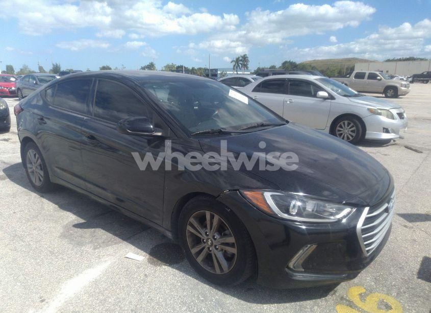 2017 Hyundai Elantra SE (VIN 5NPD84LF1HH085687) main photo