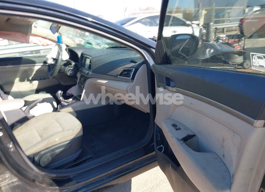 Photo 5 of 2017 Hyundai Elantra SE (VIN 5NPD84LF1HH117036)