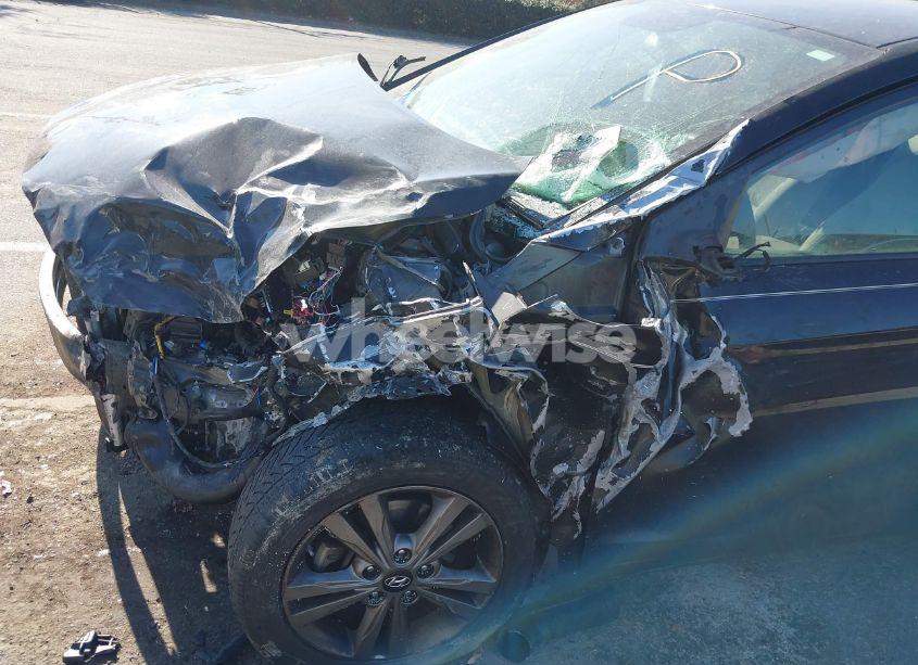 Photo 6 of 2017 Hyundai Elantra SE (VIN 5NPD84LF1HH117036)