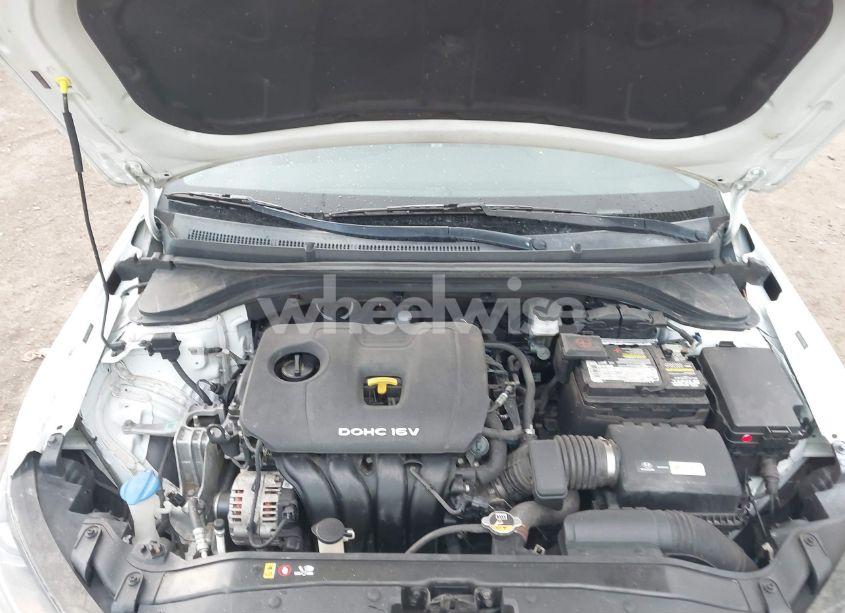 Photo 10 of 2017 Hyundai Elantra SE (VIN 5NPD84LF1HH160596)