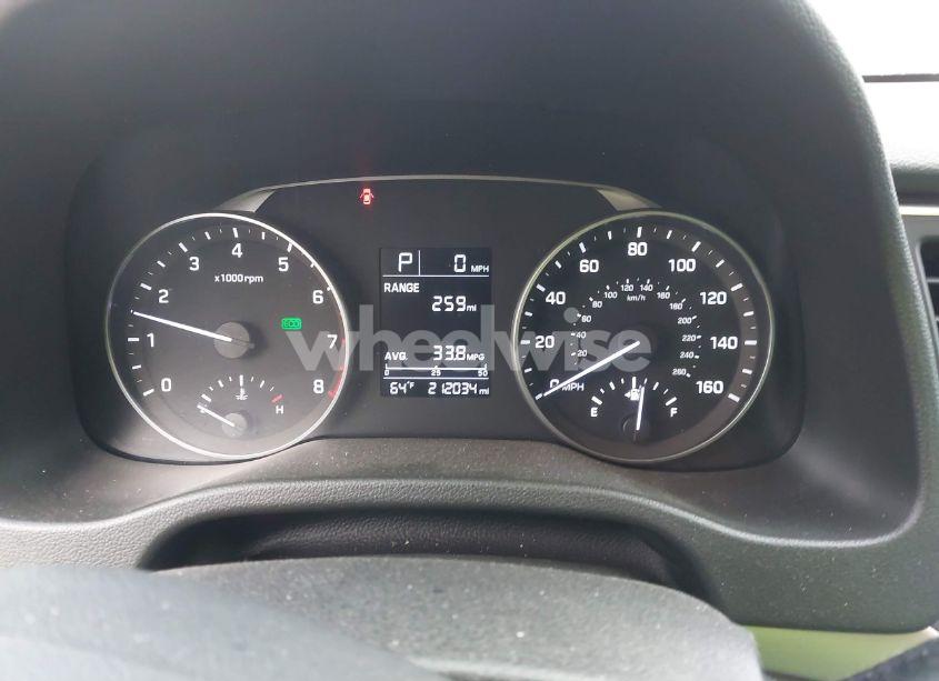 Photo 7 of 2017 Hyundai Elantra SE (VIN 5NPD84LF1HH160596)