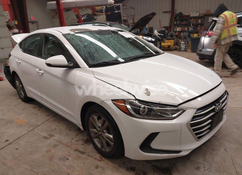 2017 Hyundai Elantra SE (VIN 5NPD84LF1HH168858) main photo