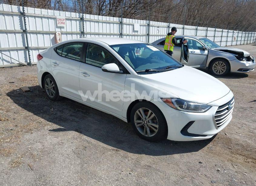 2017 Hyundai Elantra SE (VIN 5NPD84LF1HH170514) main photo