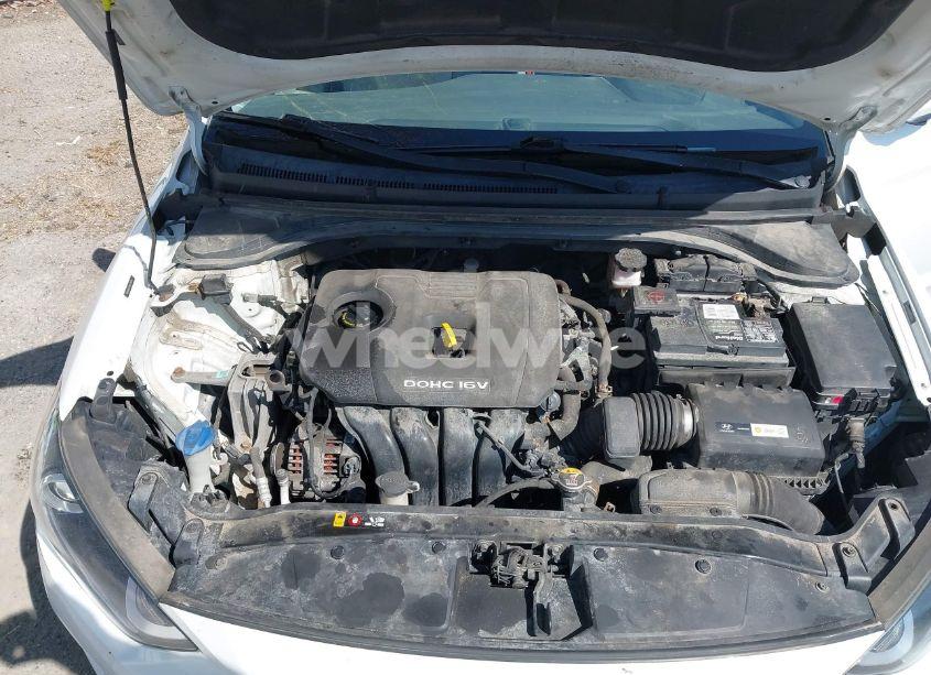 Photo 10 of 2017 Hyundai Elantra SE (VIN 5NPD84LF1HH170514)