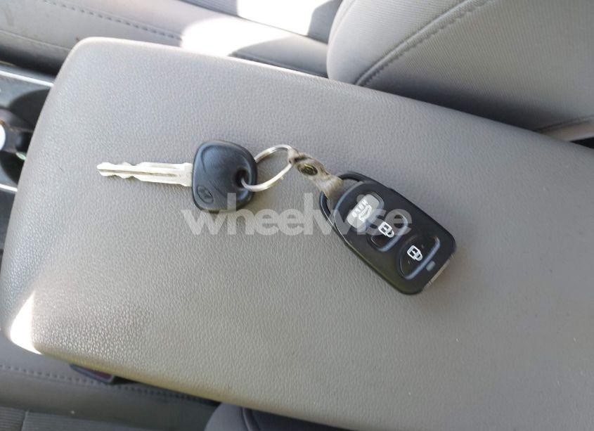 Photo 11 of 2017 Hyundai Elantra SE (VIN 5NPD84LF1HH170514)