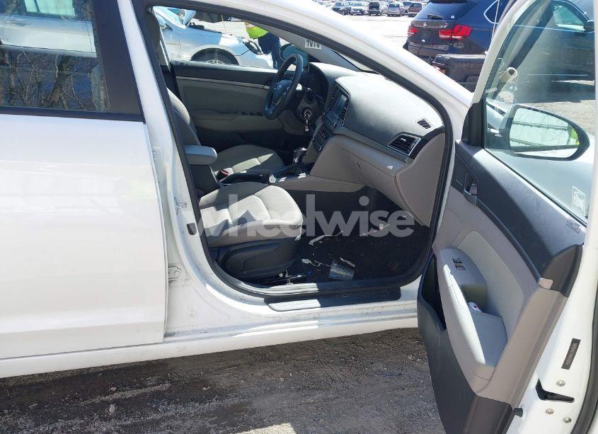 Photo 5 of 2017 Hyundai Elantra SE (VIN 5NPD84LF1HH170514)