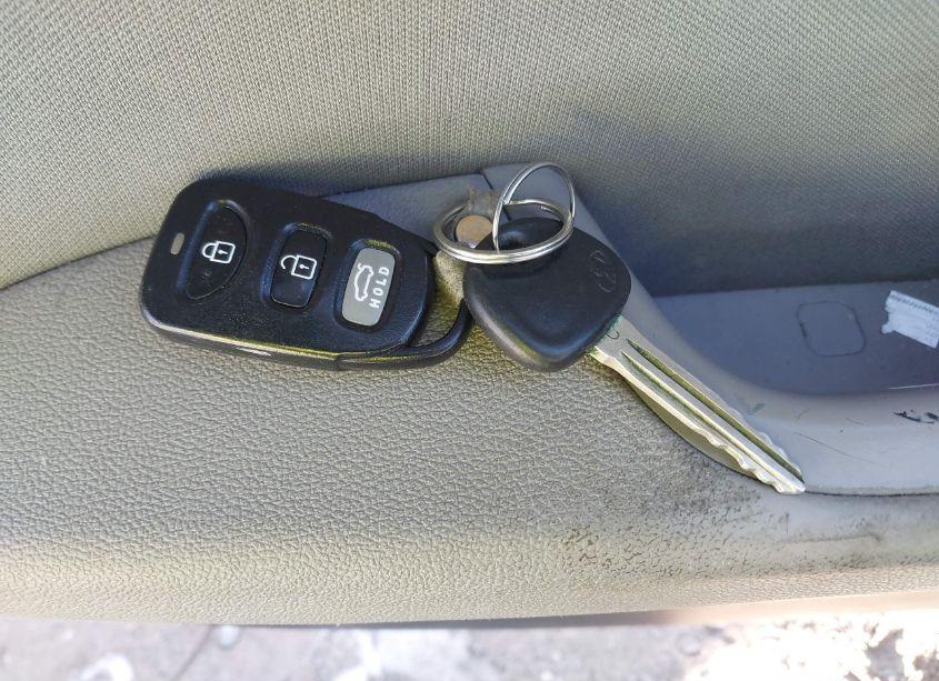 Photo 11 of 2017 Hyundai Elantra SE (VIN 5NPD84LF1HH184915)