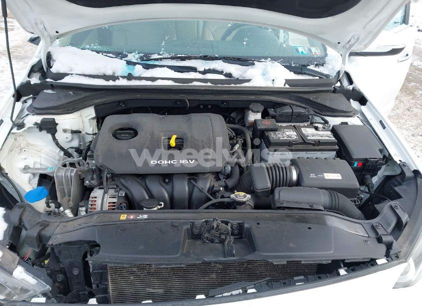 Photo 10 of 2017 Hyundai Elantra LIMITED (VIN 5NPD84LF1HH186390)