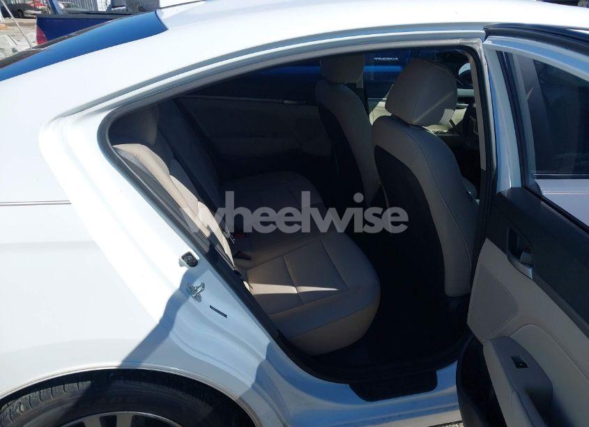 Photo 8 of 2018 Hyundai Elantra SEL (VIN 5NPD84LF1JH228000)