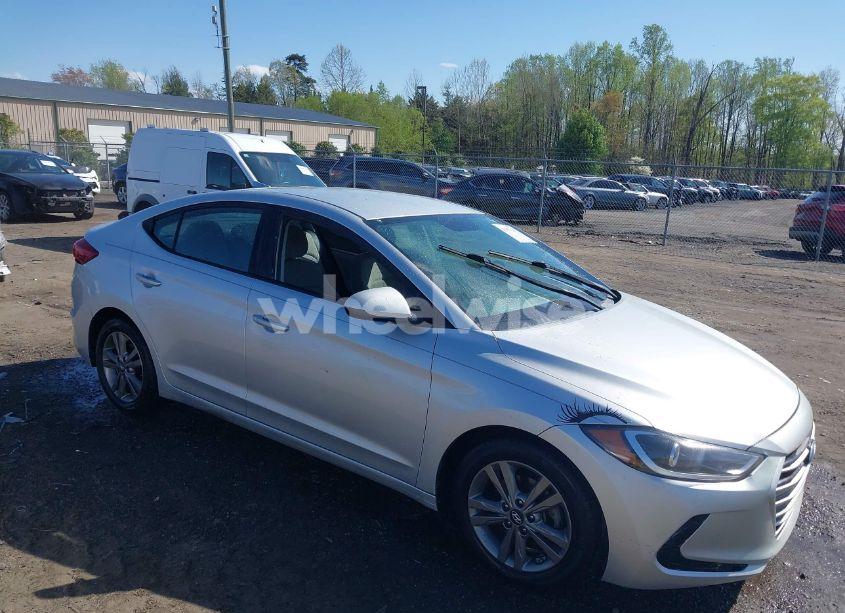2018 Hyundai Elantra SEL (VIN 5NPD84LF1JH235707) main photo