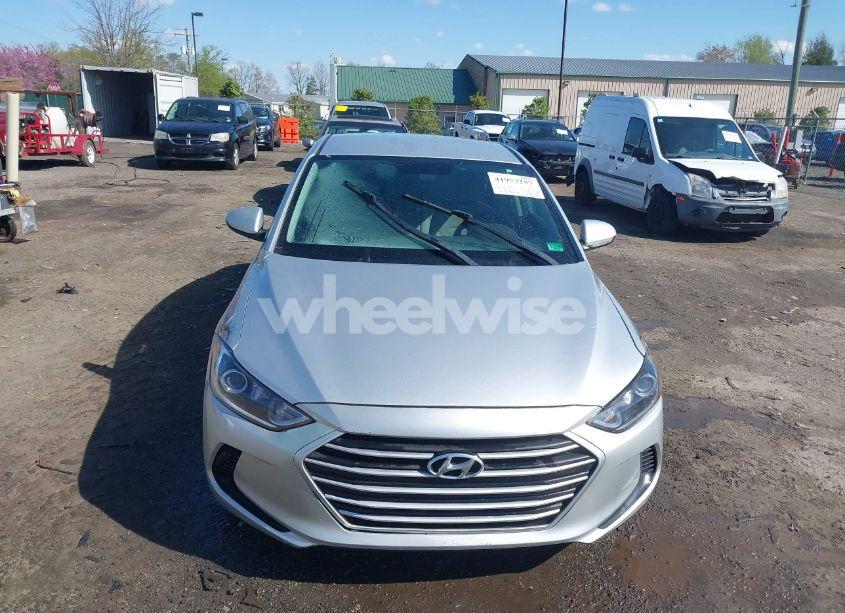 Photo 13 of 2018 Hyundai Elantra SEL (VIN 5NPD84LF1JH235707)