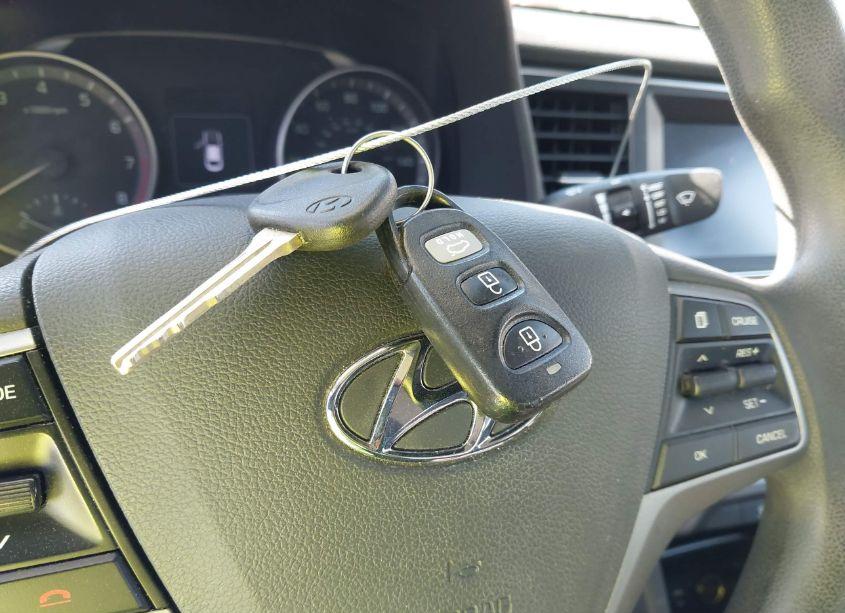 Photo 11 of 2018 Hyundai Elantra SEL (VIN 5NPD84LF1JH239241)