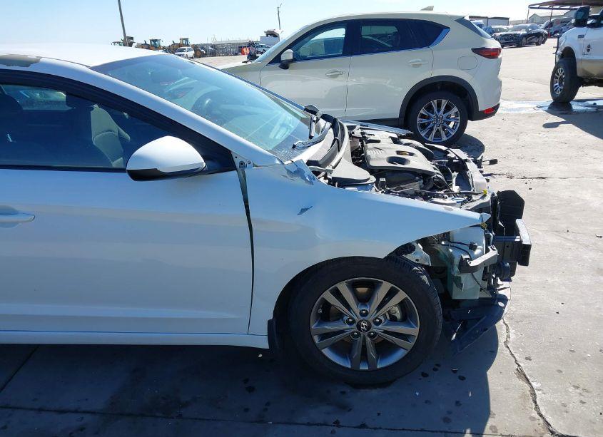 Photo 18 of 2018 Hyundai Elantra SEL (VIN 5NPD84LF1JH239241)