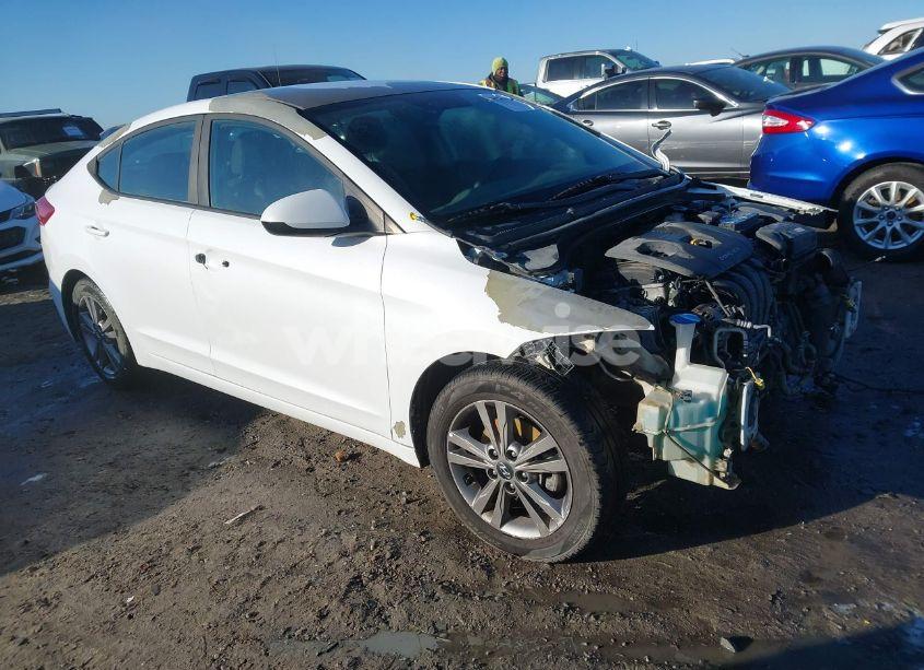 2018 Hyundai Elantra SEL (VIN 5NPD84LF1JH254354) main photo