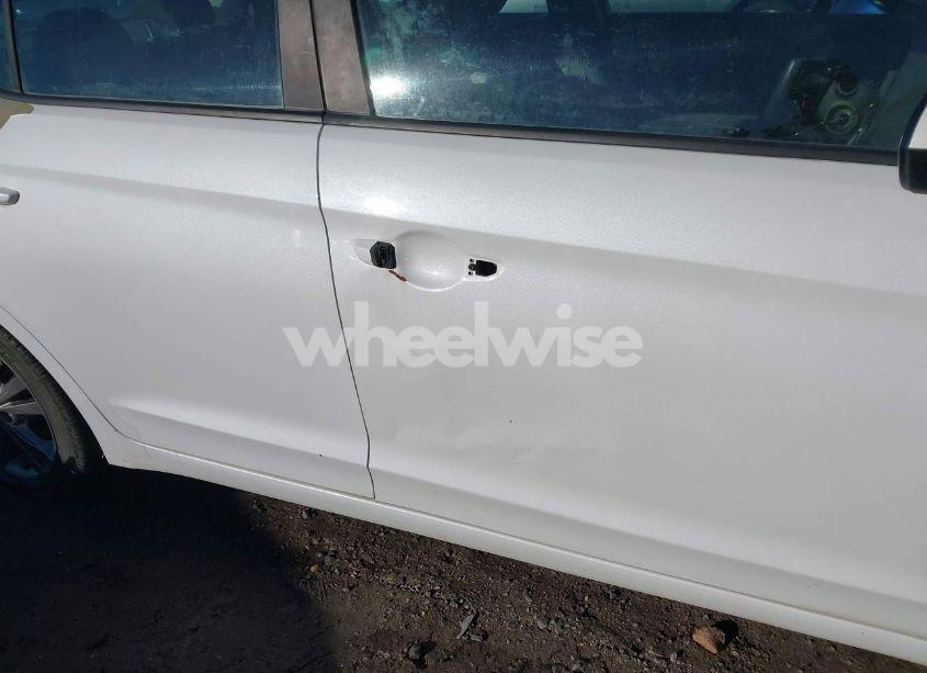 Photo 18 of 2018 Hyundai Elantra SEL (VIN 5NPD84LF1JH254354)