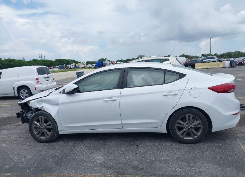 Photo 15 of 2018 Hyundai Elantra SEL (VIN 5NPD84LF1JH286673)