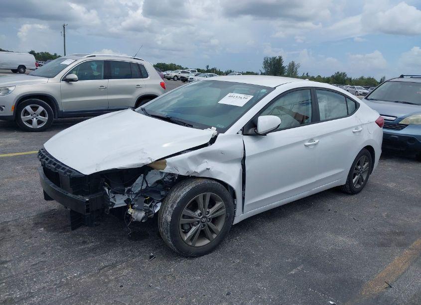 Photo 2 of 2018 Hyundai Elantra SEL (VIN 5NPD84LF1JH286673)