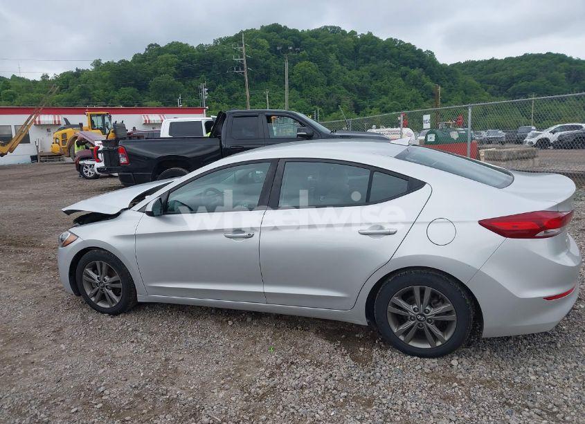 Photo 14 of 2018 Hyundai Elantra SEL (VIN 5NPD84LF1JH298077)