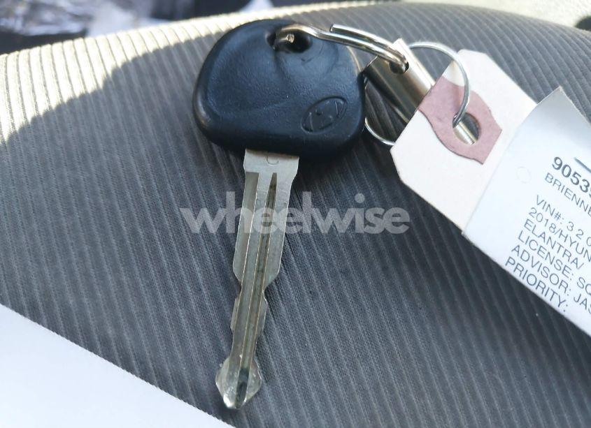 Photo 11 of 2018 Hyundai Elantra SEL (VIN 5NPD84LF1JH320384)