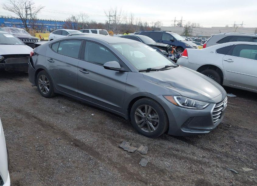 2018 Hyundai Elantra SEL (VIN 5NPD84LF1JH332230) main photo