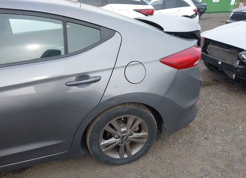 Photo 18 of 2018 Hyundai Elantra SEL (VIN 5NPD84LF1JH332230)