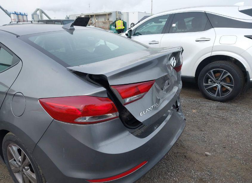 Photo 19 of 2018 Hyundai Elantra SEL (VIN 5NPD84LF1JH332230)