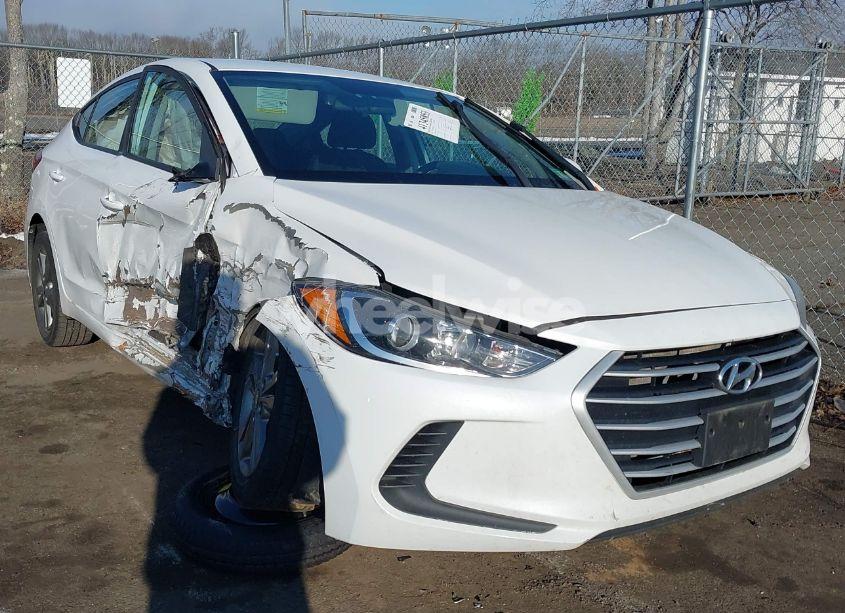2018 Hyundai Elantra SEL (VIN 5NPD84LF1JH364448) main photo