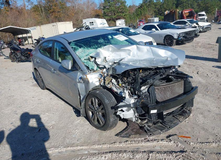 2018 Hyundai Elantra SEL (VIN 5NPD84LF1JH374798) main photo