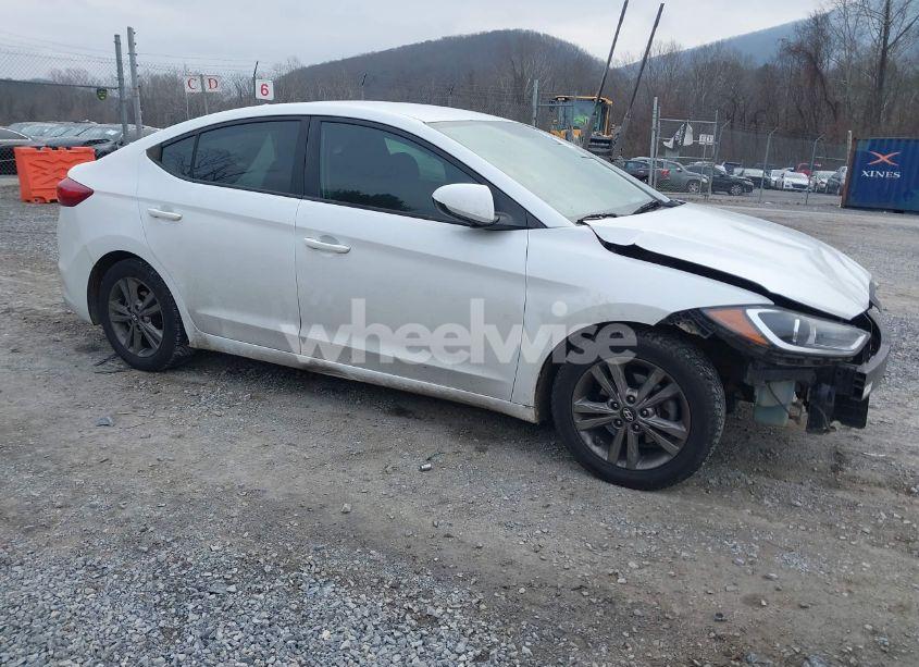 2018 Hyundai Elantra SEL (VIN 5NPD84LF1JH384361) main photo