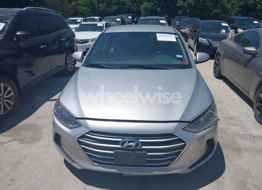 Photo 12 of 2018 Hyundai Elantra SEL (VIN 5NPD84LF1JH401949)