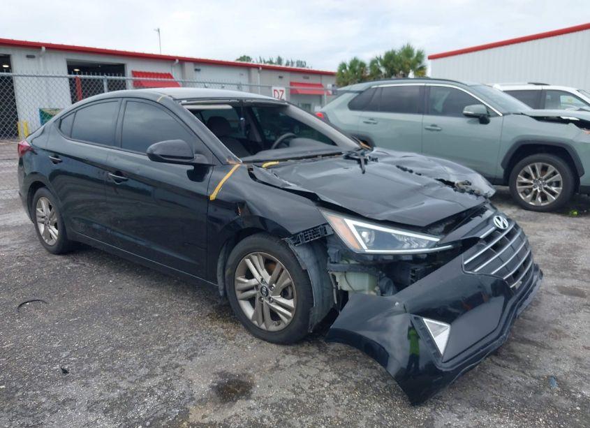 2019 Hyundai Elantra SEL (VIN 5NPD84LF1KH408806) main photo