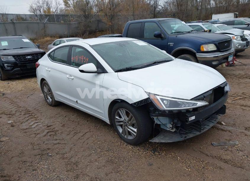 2019 Hyundai Elantra SEL (VIN 5NPD84LF1KH413455) main photo