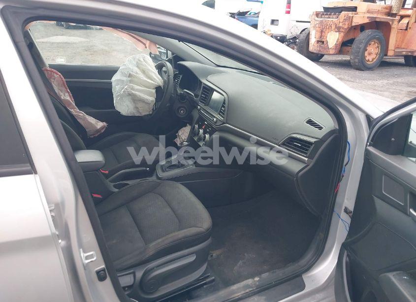 Photo 5 of 2019 Hyundai Elantra SEL/VALUE/LIMITED (VIN 5NPD84LF1KH422723)