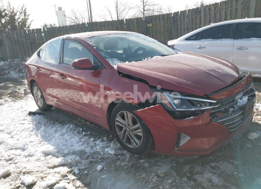 2019 Hyundai Elantra SEL (VIN 5NPD84LF1KH423726) main photo